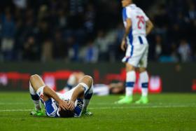 JOGADORES DO FC PORTO ASSOBIADOS APÓS ‘NULO’ COM FEIRENSE