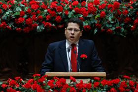 25 ABRIL: PCP SAÚDA RECUPERAÇÃO DE DIREITOS, “AINDA QUE INSUFICIENTES”