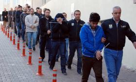GOVERNO TURCO SUSPENDEU MAIS DE 9.000 AGENTES DA POLÍCIA