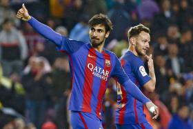ANDRÉ GOMES MARCA DOIS NA GOLEADA DO FC BARCELONA