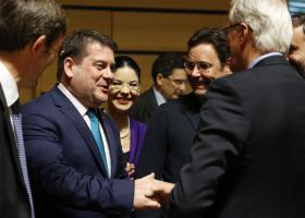 LÍDERES DOS 27 ADOTAM ORIENTAÇÕES DA UE PARA NEGOCIAÇÕES COM LONDRES SOBRE O ‘BREXIT’