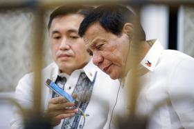 DONALD TRUMP CONVIDA PRESIDENTE DAS FILIPINAS A VISITAR WASHINGTON