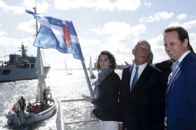 MARCELO CONDECORA ASSOCIAÇÃO NAVAL DE LISBOA E SUGERE QUE VOLTE A SER REAL