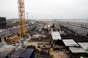 ANGOLA INCLUI OBRAS DE EMPRESAS PORTUGUESAS DE 74 MEURO NA LINHA COSEC