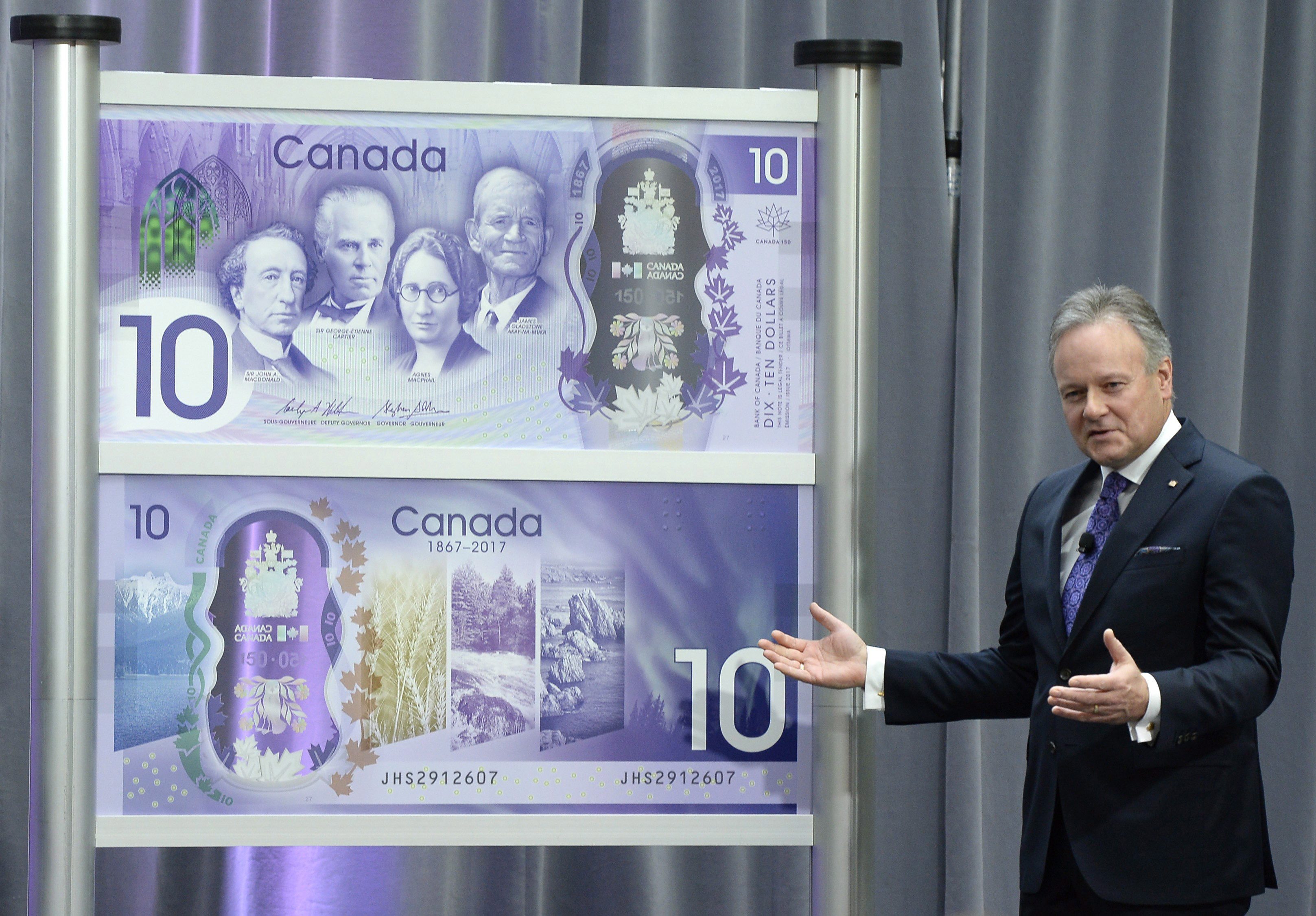 O governador do Banco do Canadá, Stephen Poloz, durante a apresentação da nota de banco comemorativa do 150º aniversário do Canadá, em Otava, na sexta-feira, 7 de abril de 2017. THE CANADIAN PRESS / Justin Tang O governador do Banco do Canadá, Stephen Poloz, durante a apresentação da nota de banco comemorativa do 150º aniversário do Canadá, em Otava, na sexta-feira, 7 de abril de 2017. THE CANADIAN PRESS / Justin Tang