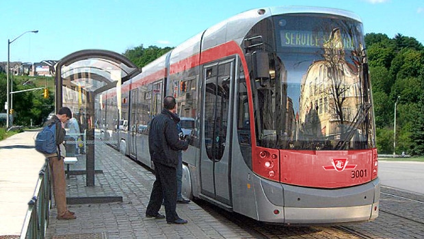 Em 2010, a Metrolinx fez da Bombardier o seu principal fornecedor do veículo ferroviário ligeiro para uma expansão planeada. (Metrolinx)