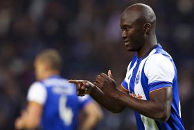 FC PORTO RETOMA TREINOS COM DANILO AINDA CONDICIONADO E DOIS JOGADORES DA EQUIPA B