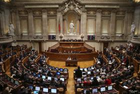 PS, PSD E CDS-PP CHUMBAM REFORÇO DA CONTRATAÇÃO COLETIVA DE PCP E BE