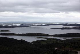 ALQUEVA “GANHA” PRIMEIRA PRAIA COM BANDEIRA AZUL E ADAPTADA A TURISMO ACESSÍVEL