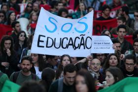 ESTUDANTES DO ENSINO SUPERIOR DE NORTE A SUL DO PAÍS LANÇAM PETIÇÃO CONTRA AS PROPINAS