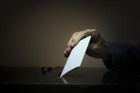 PRS ENTREGA LISTA E FECHA CANDIDATURAS DOS PARTIDOS ANGOLANOS ÀS ELEIÇÕES DE AGOSTO