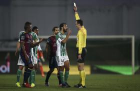 ÁRBITRO JOÃO PINHEIRO NO RIO AVE-BENFICA, JORGE SOUSA NO MARÍTIMO-FC PORTO