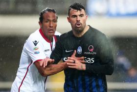 CAGLIARI CONFIRMA SAÍDA DO CENTRAL PORTUGUÊS BRUNO ALVES