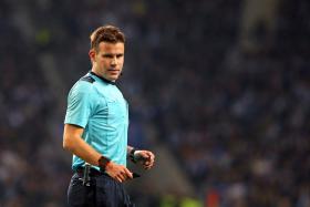 FELIX BRYCH ARBITRA FINAL DA ‘CHAMPIONS’, DAMIR SKOMINA A DA LIGA EUROPA