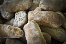FAMÍLIAS EM MAPUTO PROCURAM ALTERNATIVAS POR CAUSA DA SUBIDA DE PREÇO DO PÃO