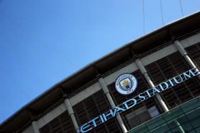 MANCHESTER CITY PROIBIDO DE CONTRATAR JOVENS JOGADORES DURANTE UM ANO