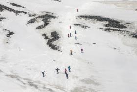 TRÊS ALPINISTAS MORTOS E UM DESAPARECIDO NO EVERESTE