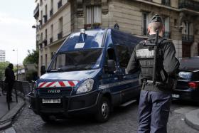 CINCO DETENÇÕES E APREENSÃO DE ARMAS EM OPERAÇÃO ANTITERRORISTA EM FRANÇA