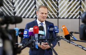 FRANCESES REJEITARAM A “TIRANIA” DAS NOTÍCIAS FALSAS – DONALD TUSK