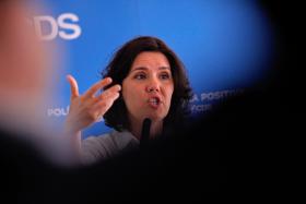 CRISTAS ACUSA GOVERNO DE CONTRADIZER O QUE APREGOA POR CRIAR ESTÁGIOS NÃO REMUNERADOS