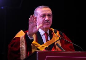 ERDOGAN DIZ QUE TURQUIA VAI DECIDIR EM REFERENDO SOBRE ADESÃO À UE