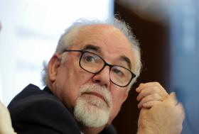 GOVERNO, SINDICATOS E PATRÕES DISCUTEM NOVO REGIME DE REFORMAS ANTECIPADAS