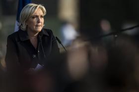 MARINE LE PEN TELEFONOU A MACRON PARA O FELICITAR PELA VITÓRIA