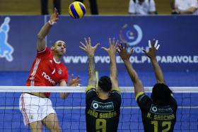 SPORTING DE ESPINHO VENCE BENFICA E OBRIGA A ‘NEGRA’ NO NACIONAL DE VOLEIBOL