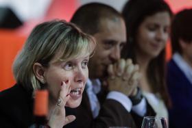 MARIA LUÍS ALBUQUERQUE DIZ QUE SÃO ABUSIVAS ACUSAÇÕES AO PSD DE QUERER PRIVATIZAÇÃO DA CGD