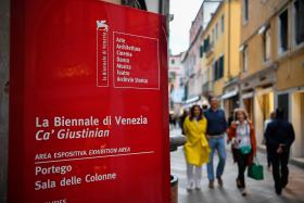 ALEMANHA RECEBE LEÃO DE OURO DA BIENAL DE VENEZA E BRASIL FICA COM MENÇÃO HONROSA