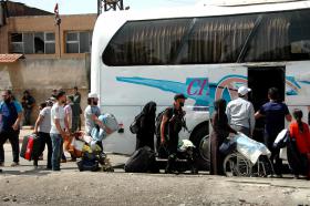 SÍRIA: MAIS DE 2.000 PESSOAS RETIRADAS DE BAIRRO REBELDE EM DAMASCO