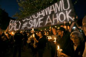MANIFESTAÇÕES DE APOIO A GOVERNADOR CRISTÃO DE JACARTA CONDENADO À PRISÃO POR BLASFÉMIA