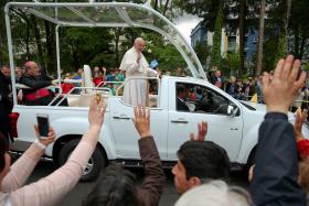 PAPA: FRANCISCO ADMITE ATRASOS NA INVESTIGAÇÃO DE ABUSOS SEXUAIS NA IGREJA