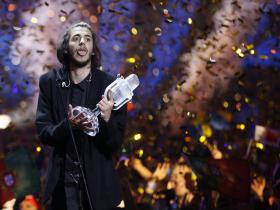 EUROVISÃO: COSTA FELICITA SALVADOR SOBRAL E DIZ QUE SE FEZ HISTÓRIA EM PORTUGUÊS