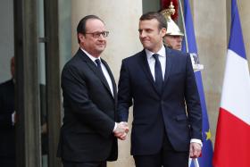 EMMANUEL MACRON TOMOU POSSE E TORNOU-SE NO MAIS JOVEM PRESIDENTE DE FRANÇA
