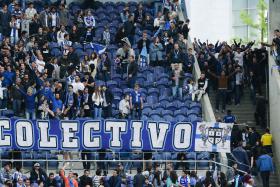CLAQUE DO FC PORTO ABANDONA ESTÁDIO APÓS SER IMPEDIDA DE MOSTRAR TARJA DE DESCONTENTAMENTO