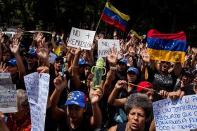 OPOSIÇÃO VENEZUELANA EFETUA DEZENAS DE CONCENTRAÇÕES DE PROTESTO CONTRA O REGIME