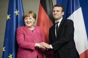 MERKEL E MACRON ADMITEM EM BERLIM ALTERAÇÃO DOS TRATADOS EUROPEUS