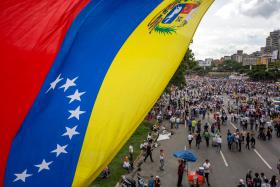 VENEZUELA: TRÊS MORTOS, 22 FERIDOS E MAIS DE CEM DETIDOS DESDE SEGUNDA-FEIRA