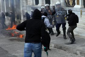 MANIFESTAÇÃO ANTI-AUSTERIDADE EM ATENAS TERMINA EM CONFRONTOS