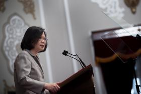 UM ANO DEPOIS, PRESIDENTE DE TAIWAN CONTINUA À PROCURA DE NOVA RELAÇÃO COM PEQUIM