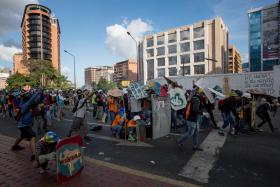 PELO MENOS 120 FERIDOS EM MANIFESTAÇÕES NA ÁREA METROPOLITANA DE CARACAS