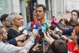 RESULTADOS PROVISÓRIOS COLOCAM PEDRO SÁNCHEZ À FRENTE NAS “PRIMÁRIAS” SOCIALISTAS EM ESPANHA