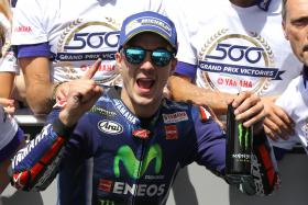VIÑALES DEIXA ROSSI NO CHÃO NO GP FRANÇA E É NOVO LÍDER DO MUNDIAL DE MOTOGP