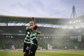 SPORTING VENCE DESPORTIVO DE CHAVES NO FECHO DA I LIGA