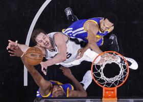 WARRIORS APURAM-SE PARA A FINAL DA NBA APÓS QUARTA VITÓRIA SOBRE OS SPURS