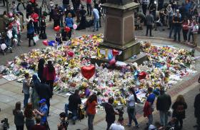 BOMBA DE MANCHESTER ERA POTENTE E SOFISTICADA, AFIRMA NEW YORK TIMES