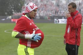 BENFICA CONFIRMA NEGOCIAÇÕES COM MANCHESTER CITY PARA VENDA DE EDERSON