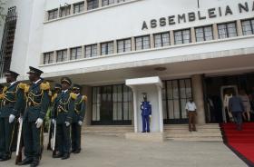 ANGOLA VOTA ALTERAÇÃO À LEI PARA PAGAMENTO DE IMPOSTOS EM MOEDA ESTRANGEIRA