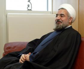 RESULTADOS PRELIMINARES COLOCAM HASSAN ROHANI À FRENTE NAS PRESIDENCIAIS IRANIANAS